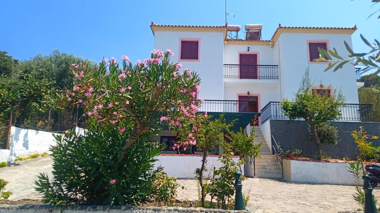 Anessis Cosmos Aparthotel Anaxos Bagian luar foto
