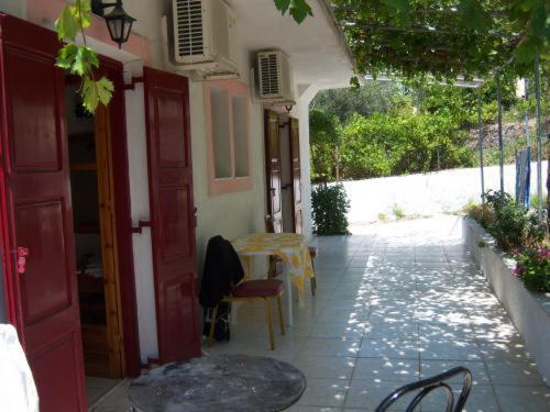 Anessis Cosmos Aparthotel Anaxos Bagian luar foto