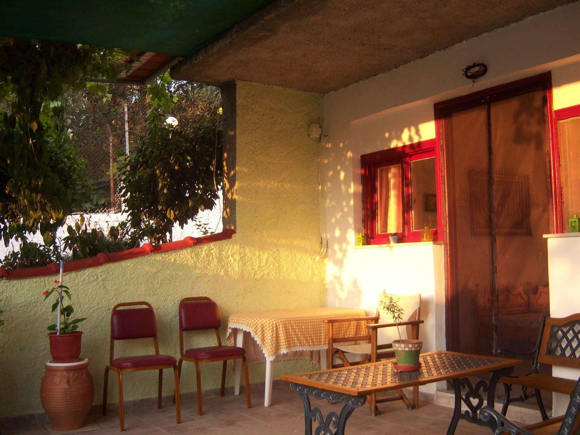 Anessis Cosmos Aparthotel Anaxos Bagian luar foto
