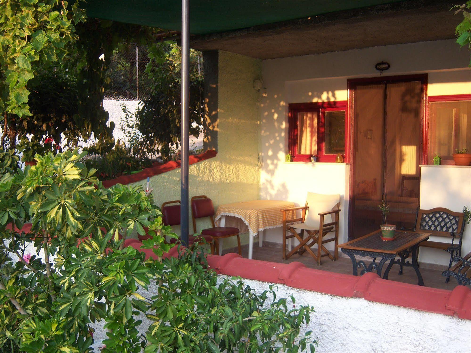 Anessis Cosmos Aparthotel Anaxos Bagian luar foto