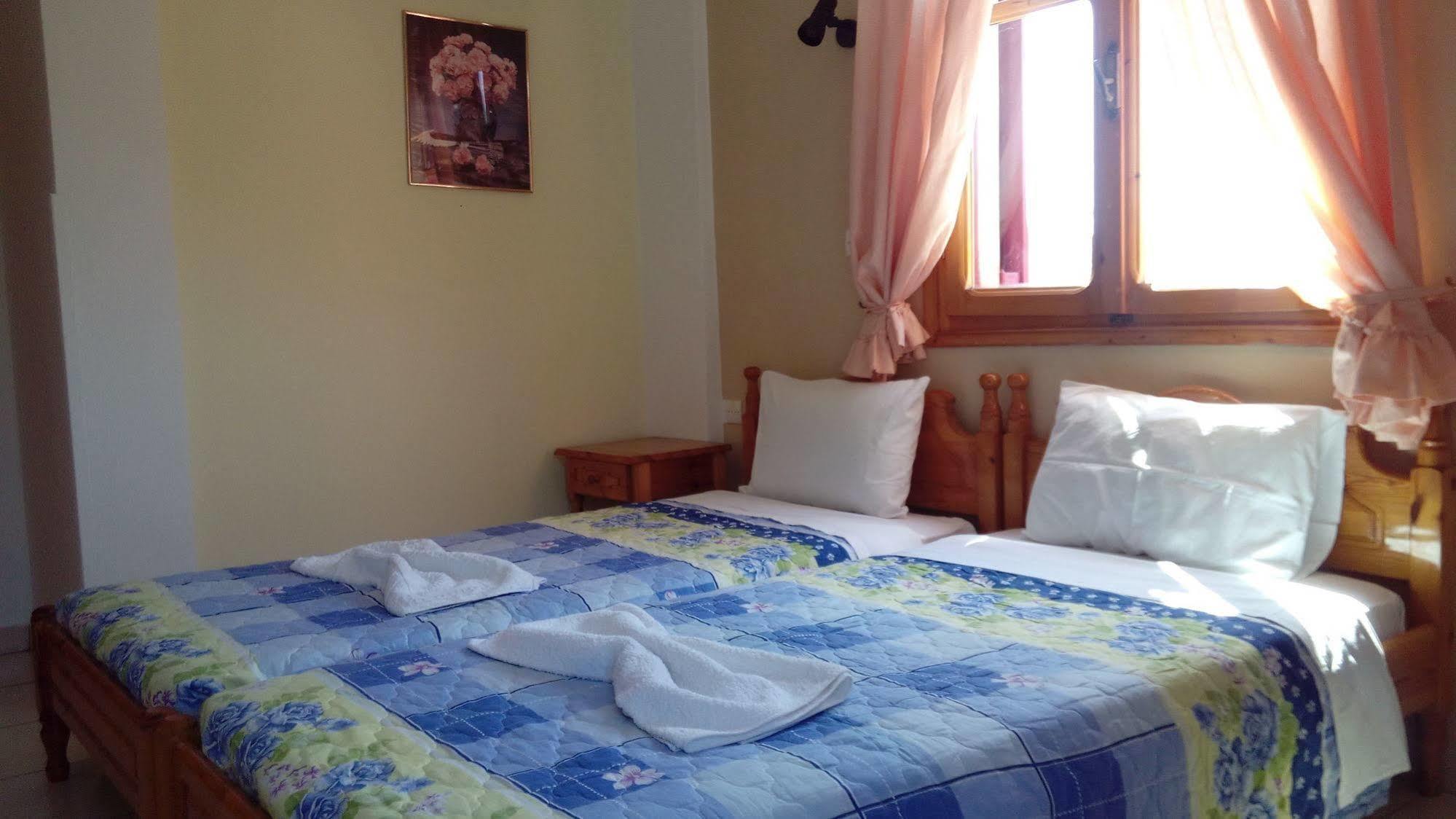 Anessis Cosmos Aparthotel Anaxos Bagian luar foto