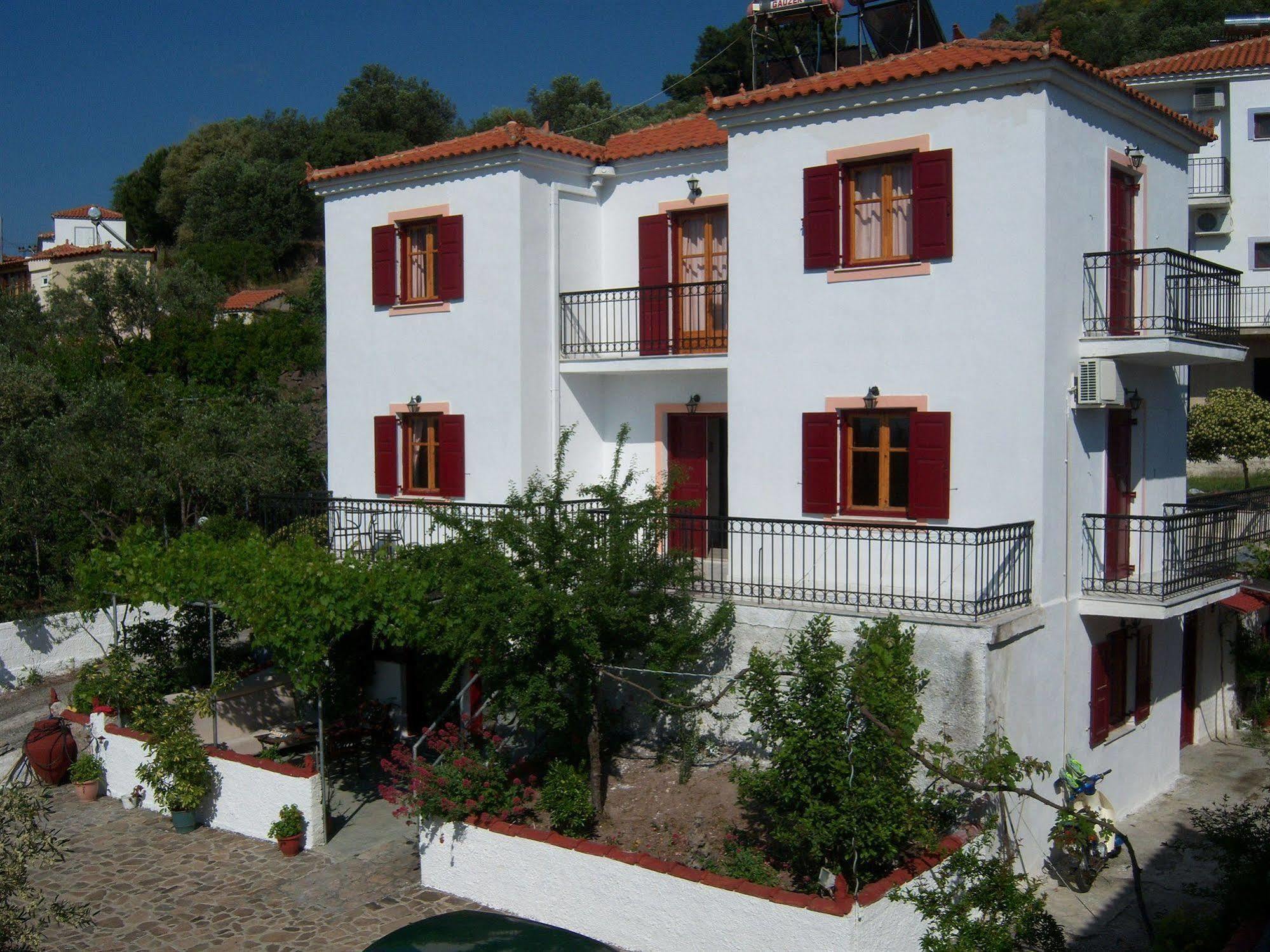 Anessis Cosmos Aparthotel Anaxos Bagian luar foto