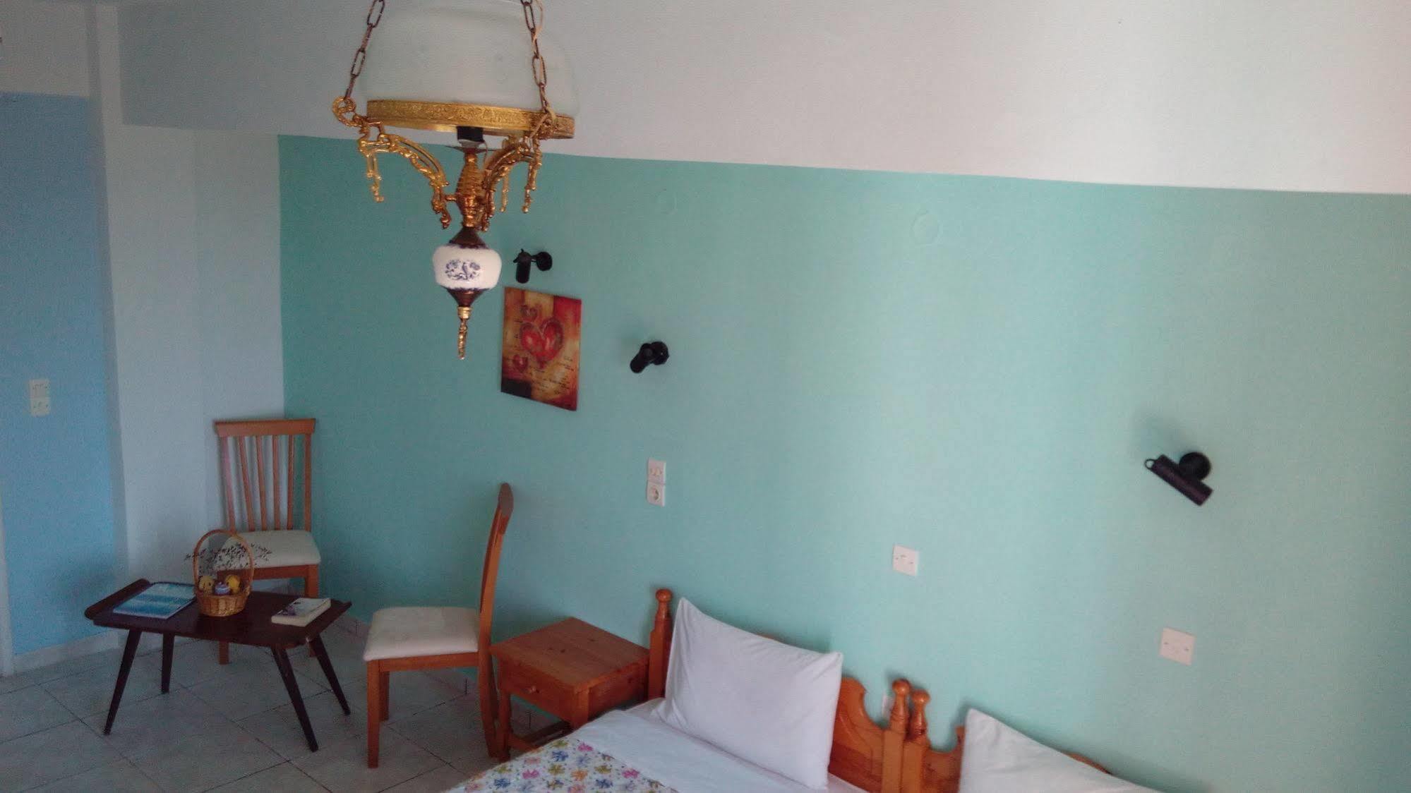 Anessis Cosmos Aparthotel Anaxos Bagian luar foto